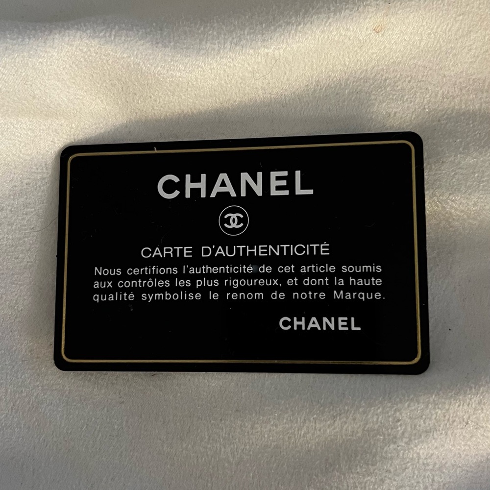 [Authentic] CHANEL PATENT LEATHER JUMBO DOUBLE FLAP BAG - Picture 14 of 17